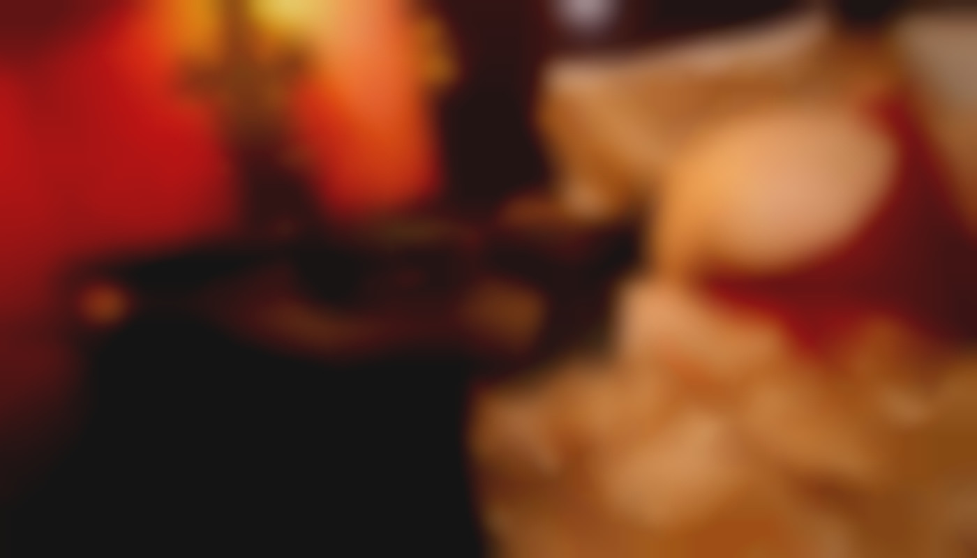 Exploration de la domination et de la dilatation anale par téléphone